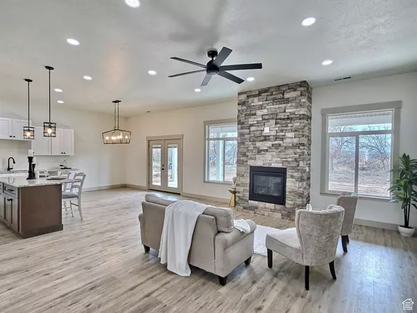 Maeser, UT 84078,1639 W 1290 N