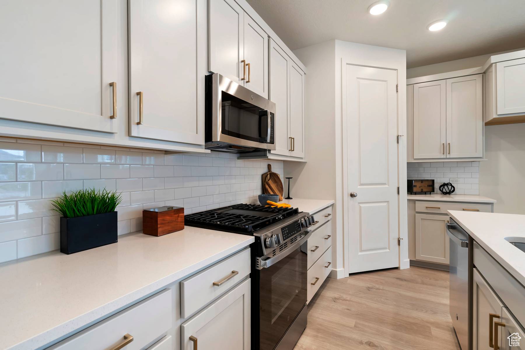 Saratoga Springs, UT 84045,817 W HALVORSEN PKWY S