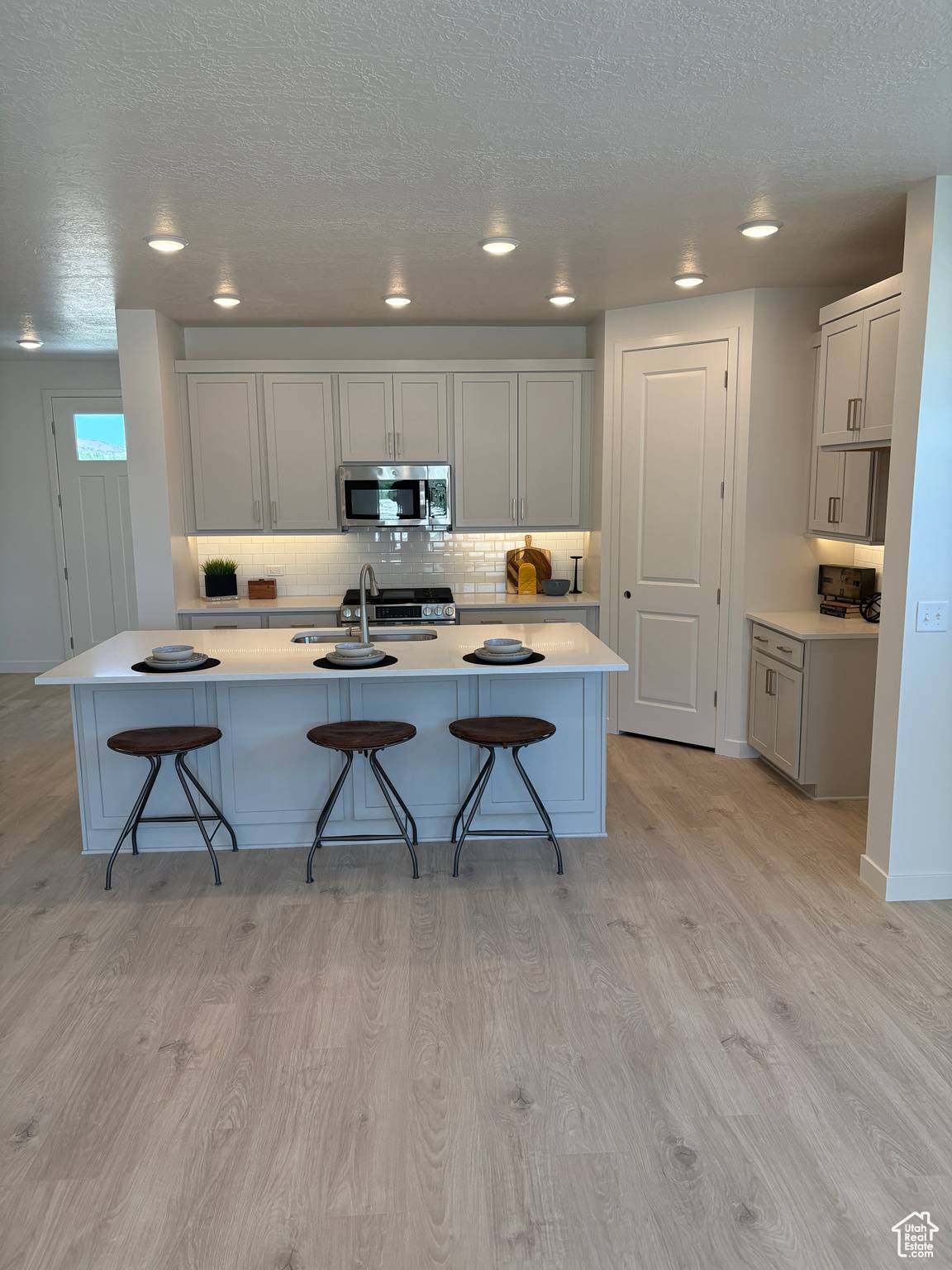 Saratoga Springs, UT 84045,817 W HALVORSEN PKWY S