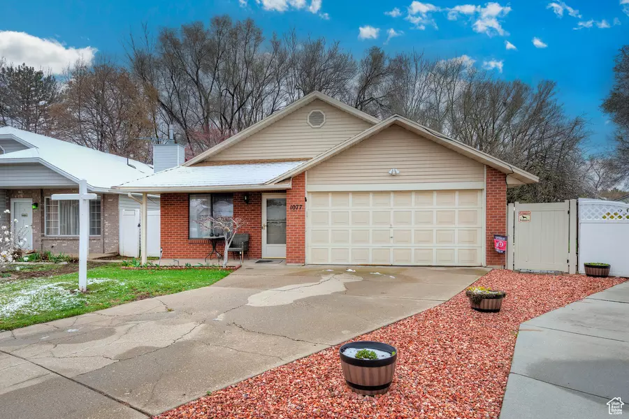 1077 E DEERWALK LN S, Ogden, UT 84404