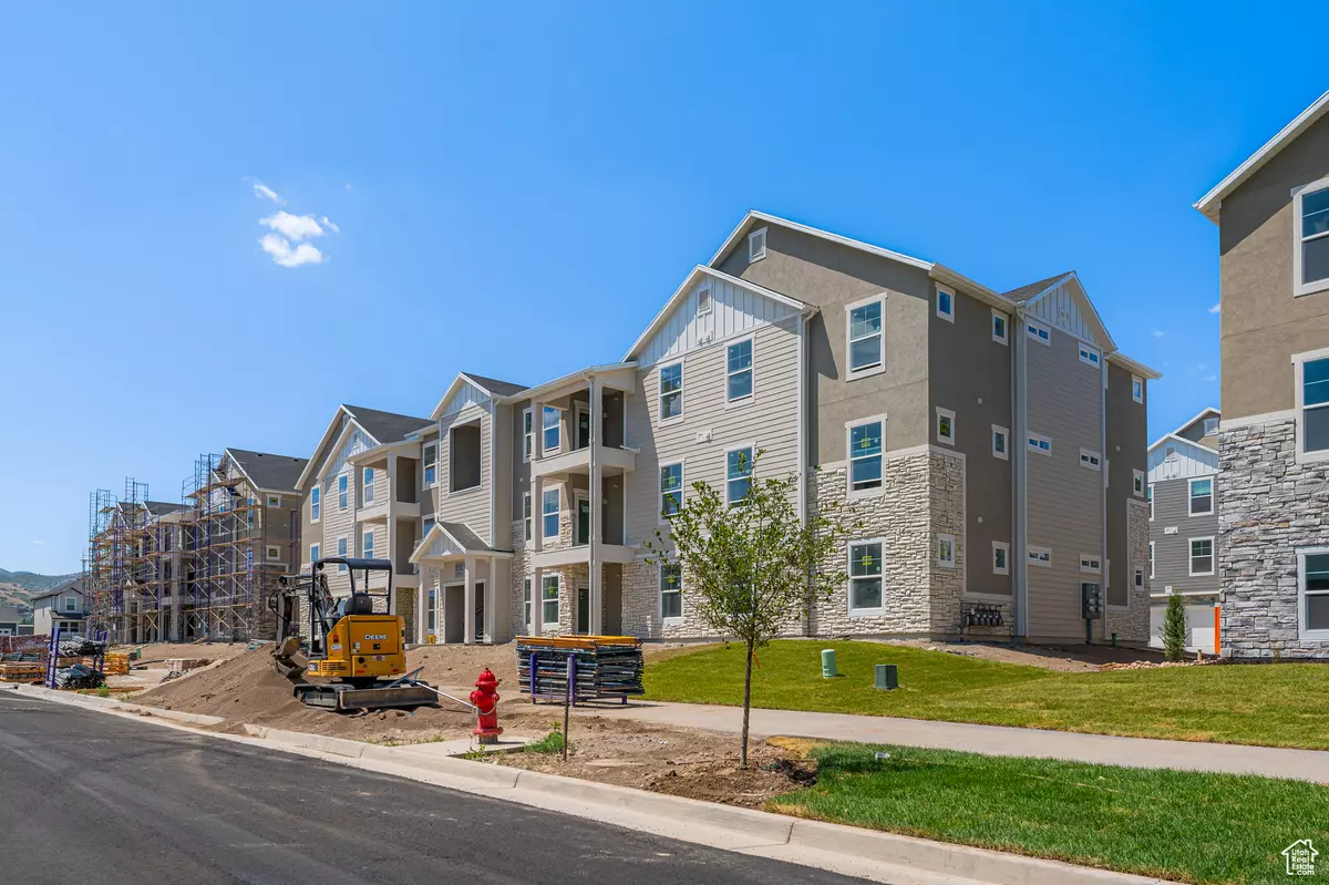 Riverton, UT 84096,13713 S HANLEY LN #EE301