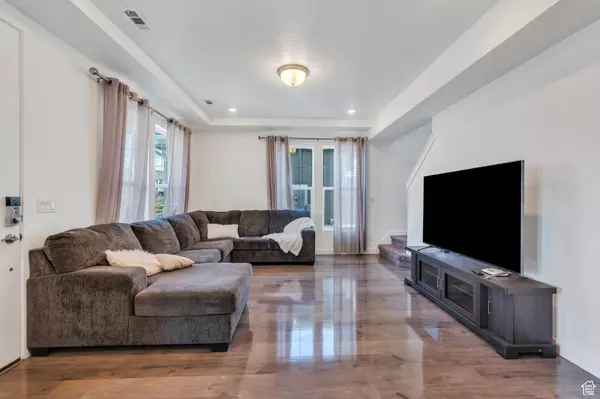 South Jordan, UT 84009,6156 W POPLAR VIEW DR