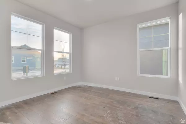 Stansbury Park, UT 84074,692 W JUNEGRASS LN