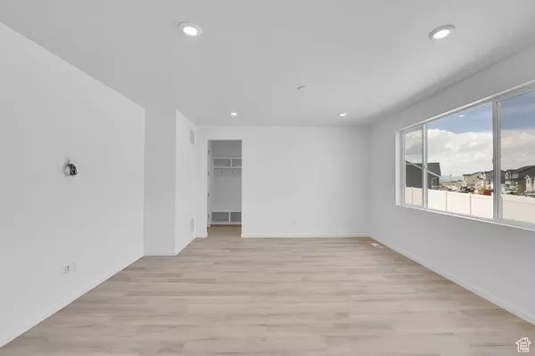 Lake Point, UT 84074,2067 E ANTONIO DR DR N #1230