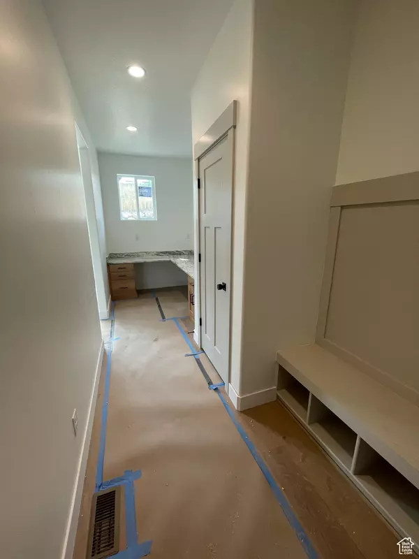 Herriman, UT 84096,7007 W HAZEL OAK CT #212