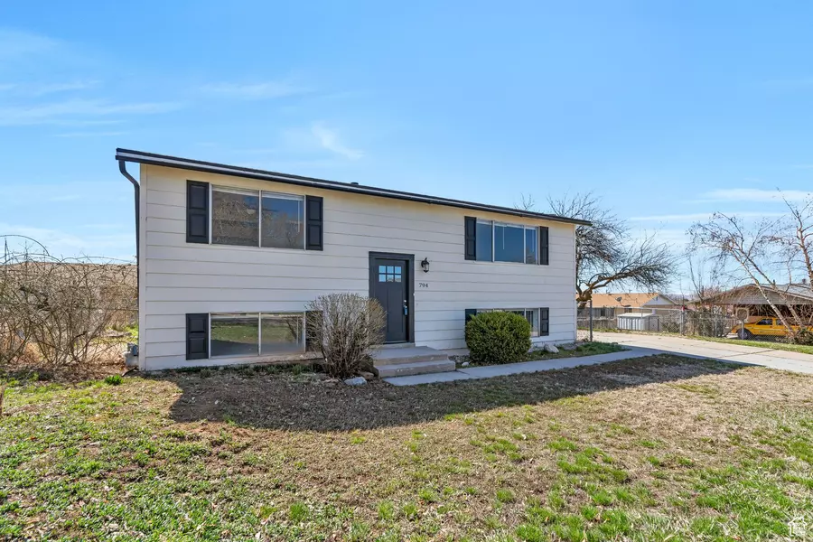 794 N AMETHYST ST, Layton, UT 84041