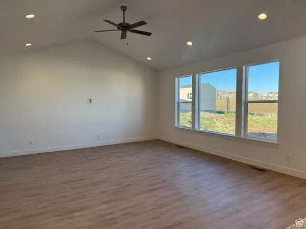 Santaquin, UT 84655,498 S 300 E