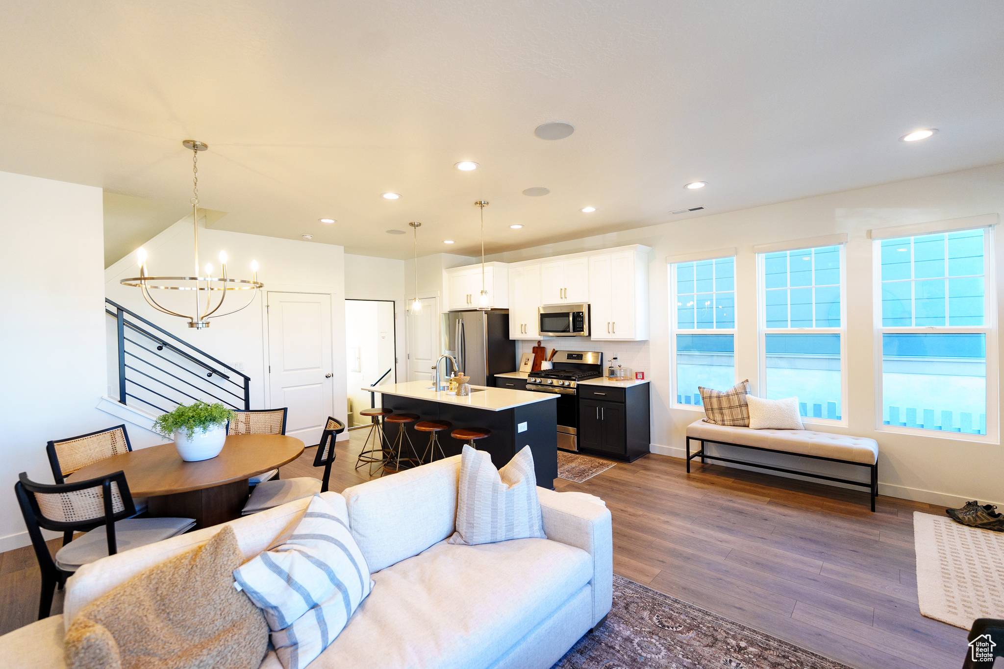 South Jordan, UT 84009,6987 W SOUTH JORDAN PKWY