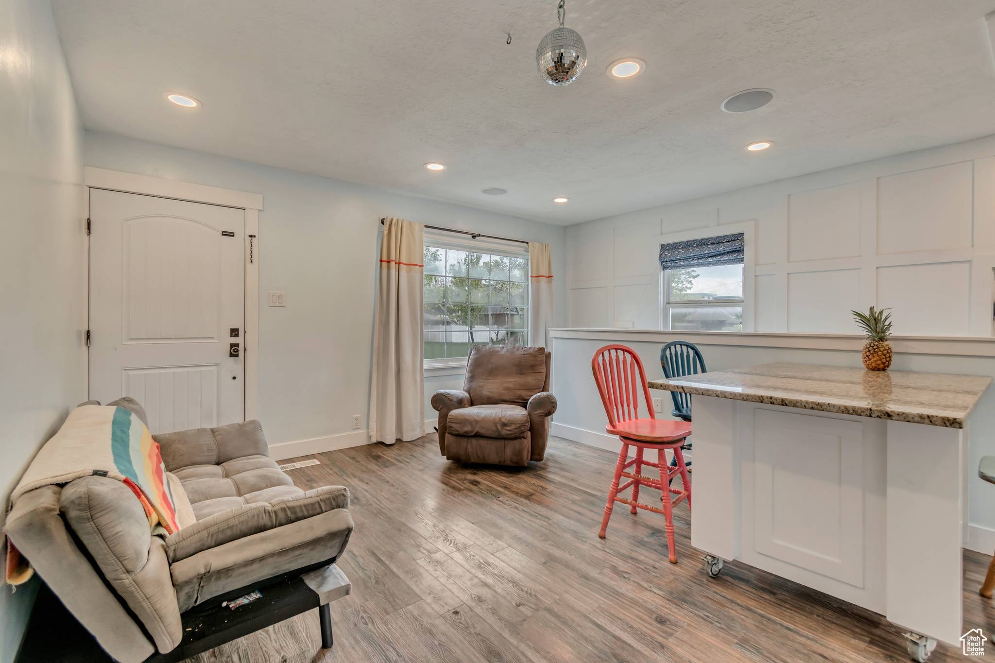 Murray, UT 84107,329 E ELM ST