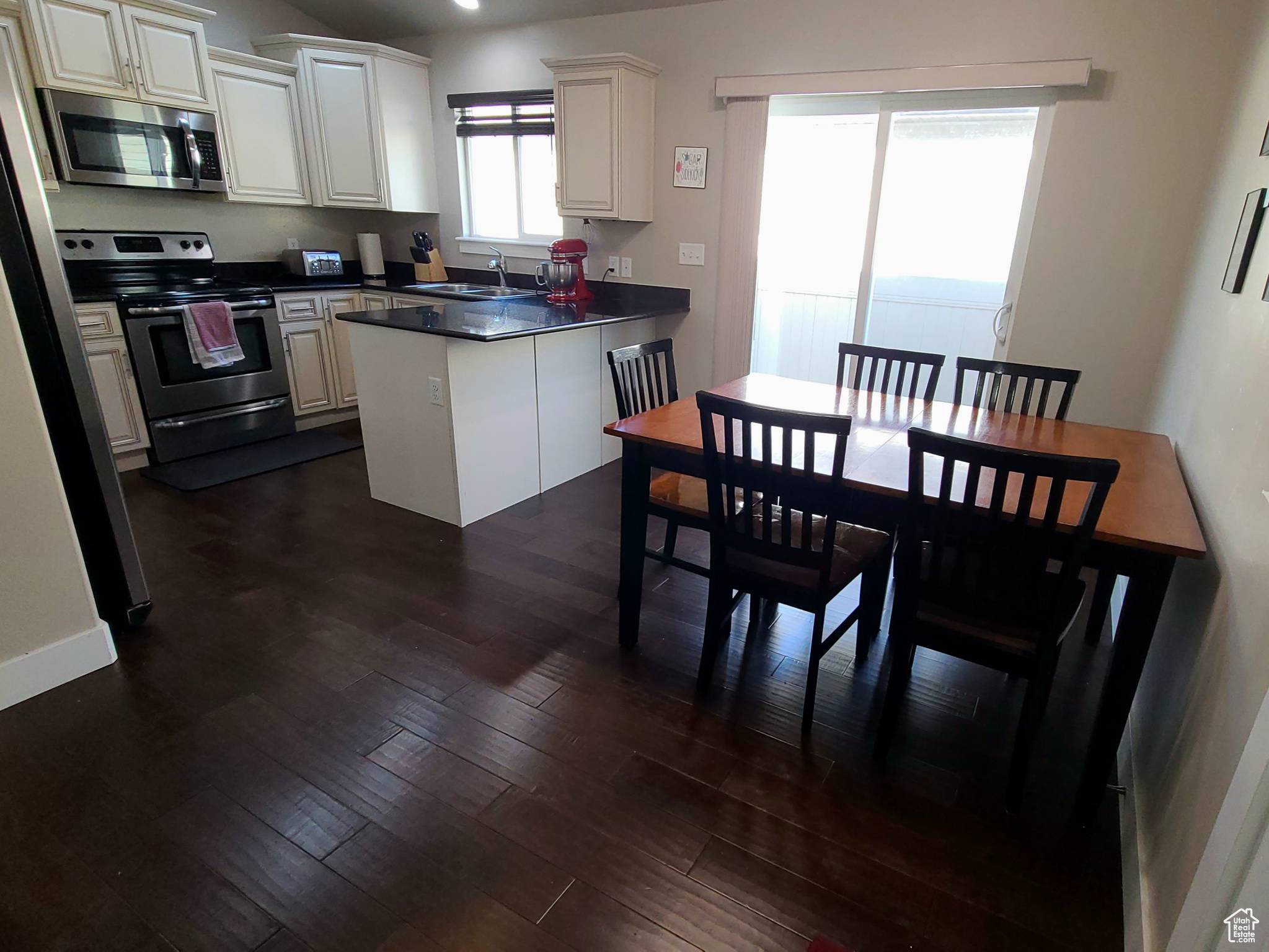 Eagle Mountain, UT 84005,3733 N BOUNTIFUL LN
