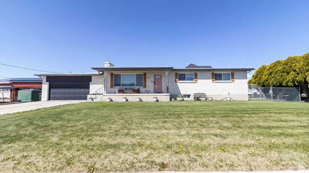 1642 W 2700 S, Syracuse, UT 84075