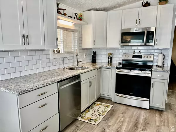 Washington, UT 84780,1150 W RED HILLS PKWY #113