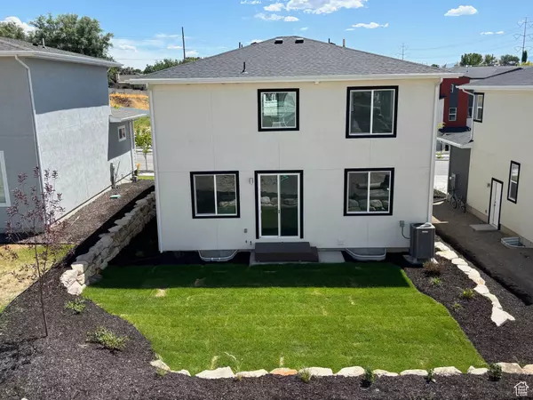 Murray, UT 84123,912 W BELLSHILL DR #15