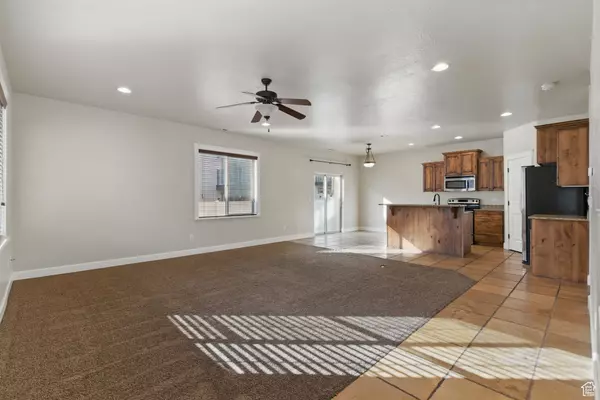 Saratoga Springs, UT 84045,1247 N BAYCREST DR
