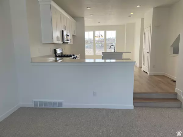 Layton, UT 84040,1696 N 1600 W #127