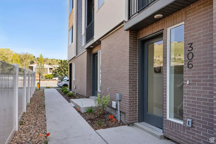 306 W AZURE SKY LN, Salt Lake City, UT 84103
