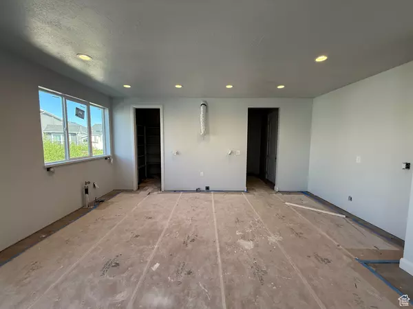 Lehi, UT 84043,89 N 2430 W #4
