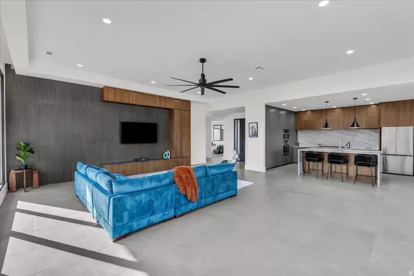 Ivins, UT 84738,533 S KWAVASA DR