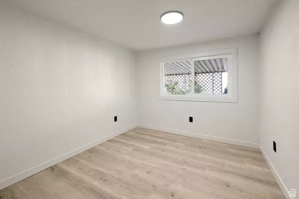 West Jordan, UT 84088,8400 S 4000 W #9