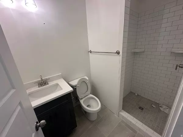 Lehi, UT 84043,993 W MOUNTAIN HOLLOW WAY #313