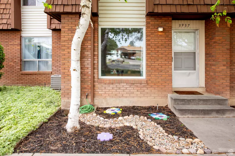 3937 S LAMPLIGHTER WAY #23, Riverdale, UT 84405