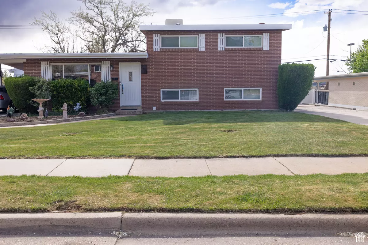 South Ogden, UT 84405,5393 S 700 E