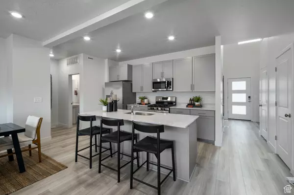 Saratoga Springs, UT 84045,1609 W BLUE FLAX DR N #1405