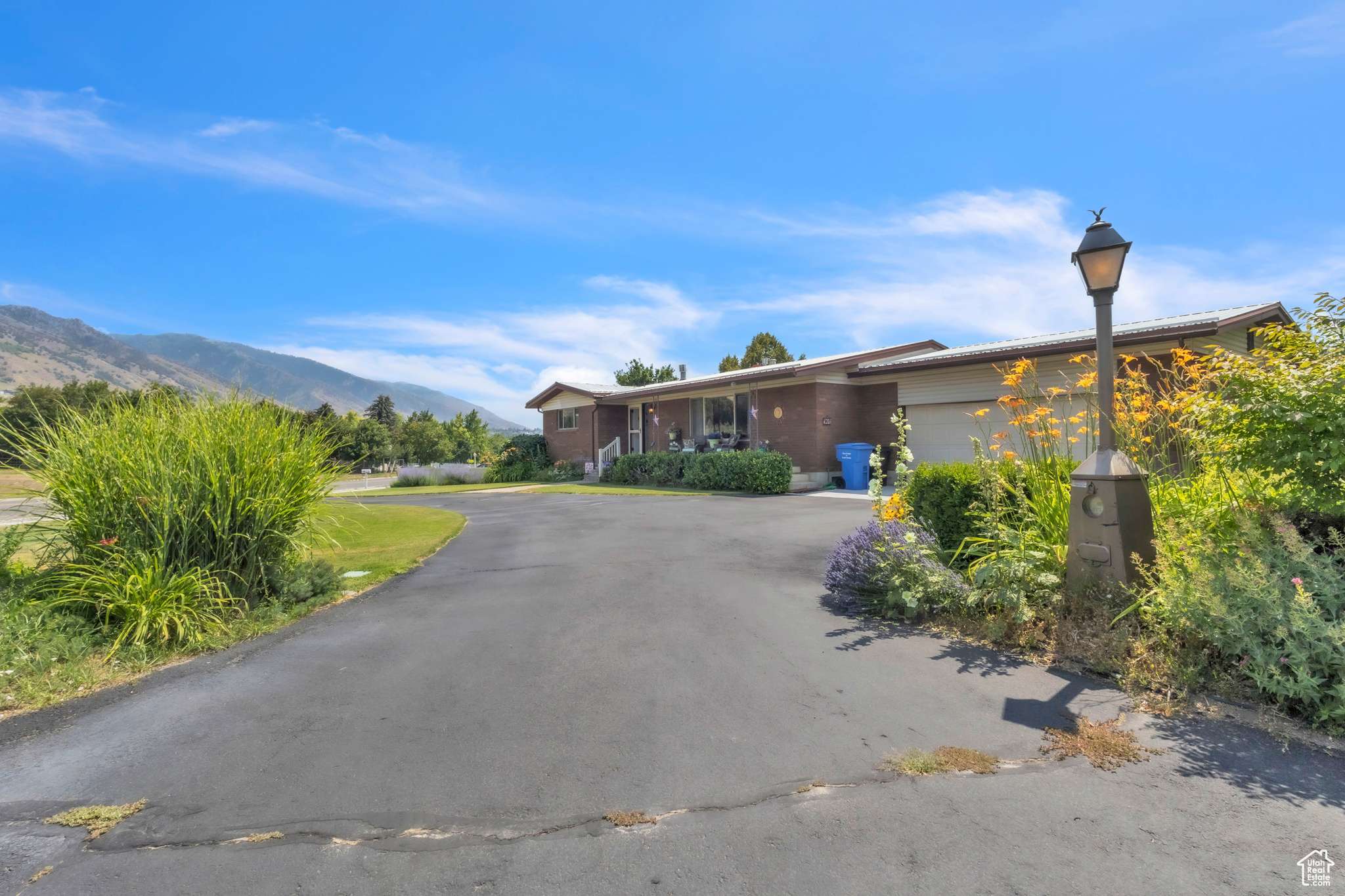 River Heights, UT 84321,982 ORCHARD DR