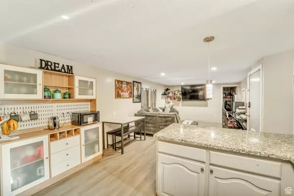 West Jordan, UT 84088,8400 S 4000 W #93