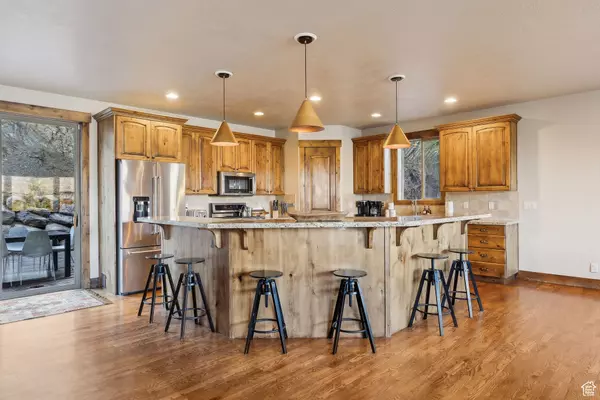 Summit Park, UT 84098,210 PARKVIEW DR