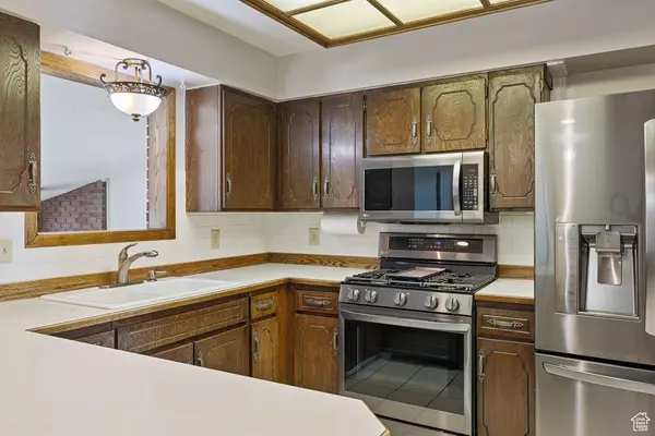 Pleasant Grove, UT 84062,344 E 900 N