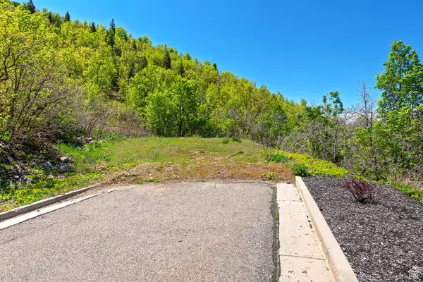 Salt Lake City, UT 84124,4695 S THOUSAND OAKS DR