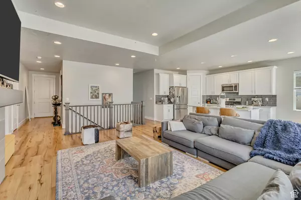 West Jordan, UT 84081,7518 S 5720 W