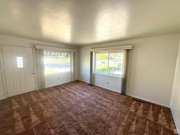 Price, UT 84501,836 N 300 E