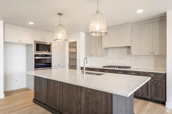 Ogden, UT 84404,1686 S 3875 W #224