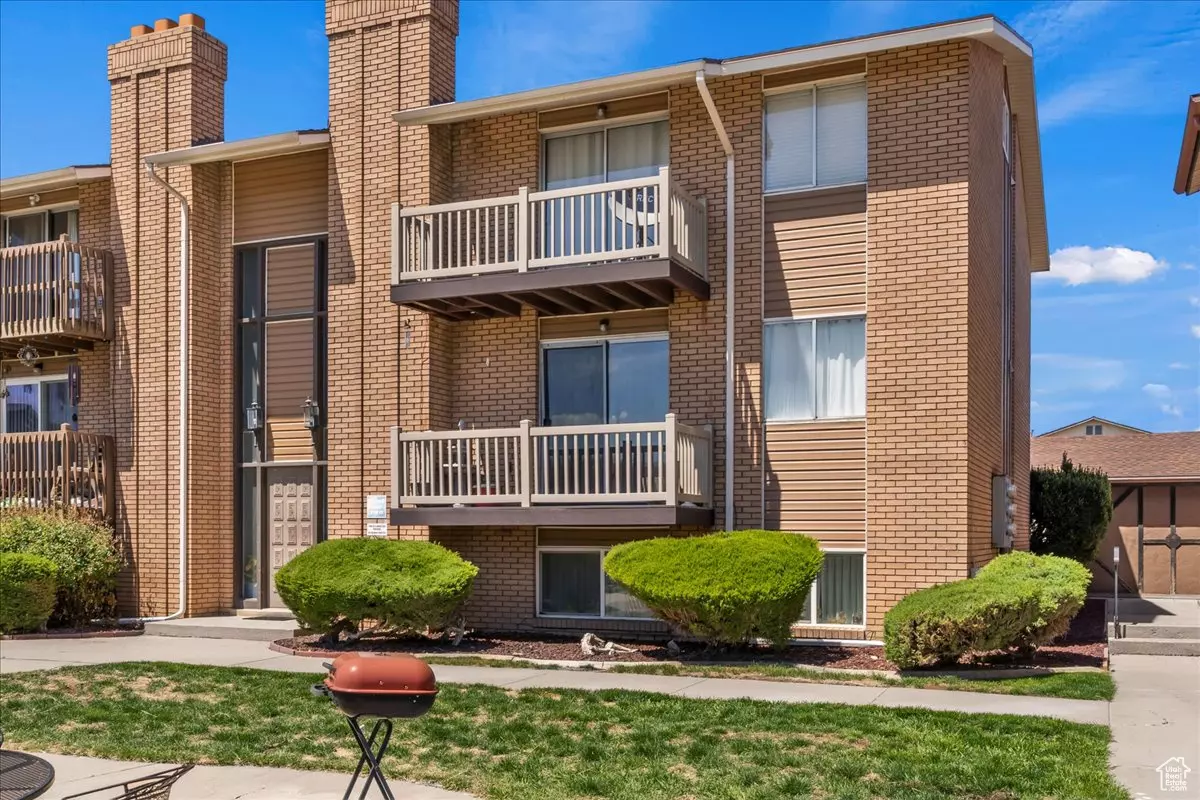 Roy, UT 84067,5545 S 2100 W #10