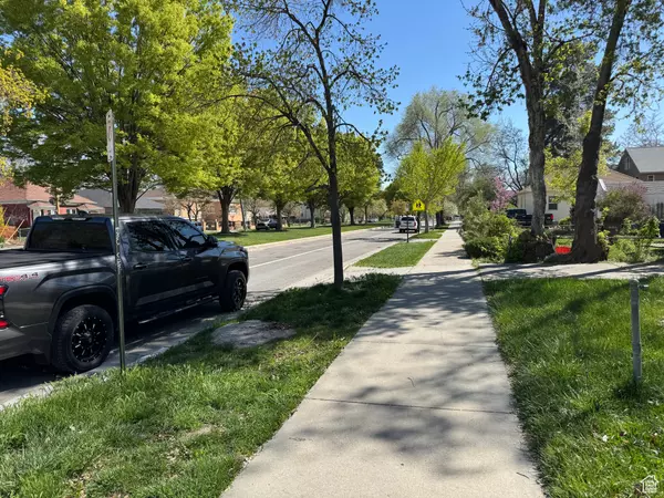 Salt Lake City, UT 84116,241 N 800 W