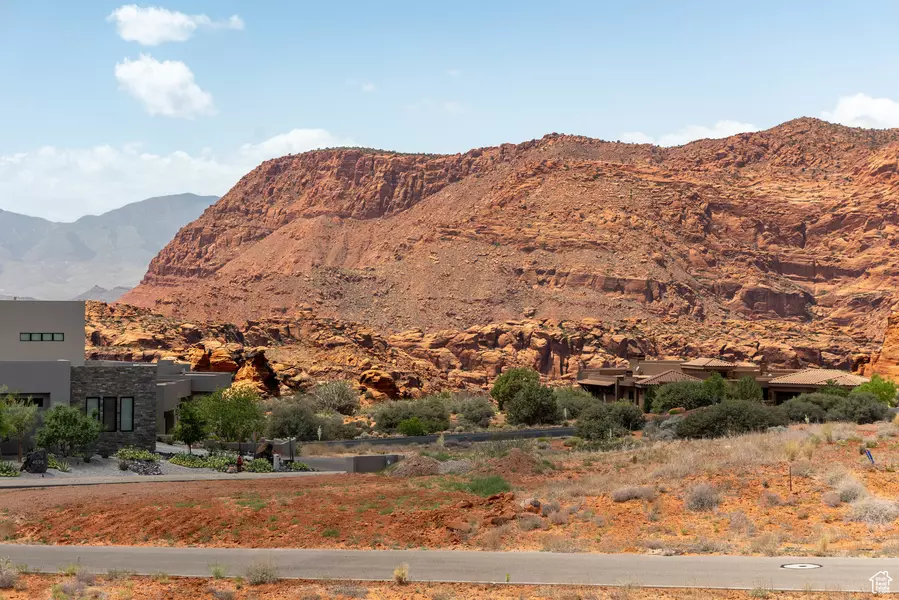 4587 N IRON DR, St. George, UT 84770