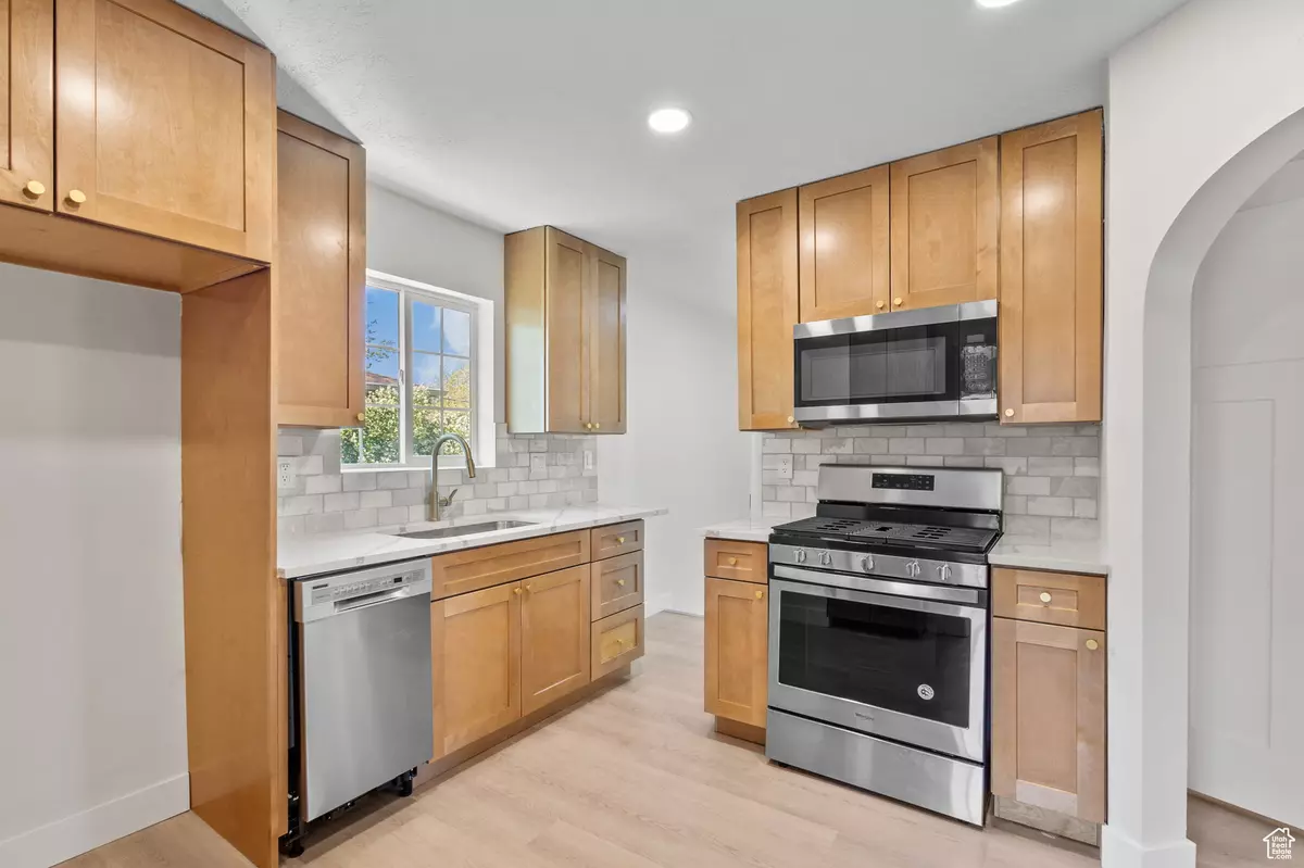 Salt Lake City, UT 84105,1946 S 1400 E