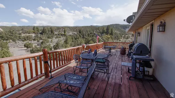 Teasdale, UT 84773,897 E COCKS COMB DR