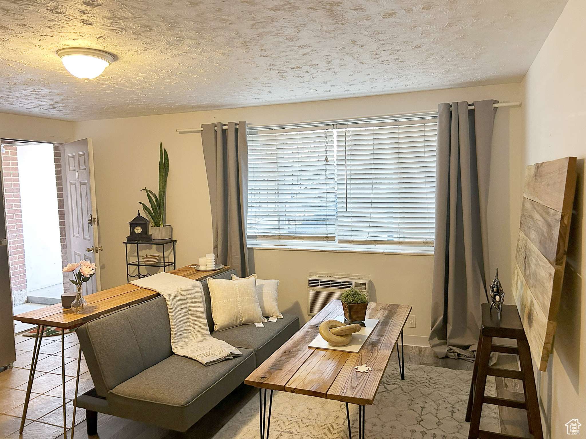 South Salt Lake, UT 84115,246 E HELM AVE #O