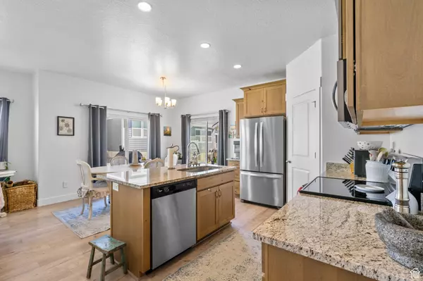 Lehi, UT 84043,4056 W 740 N