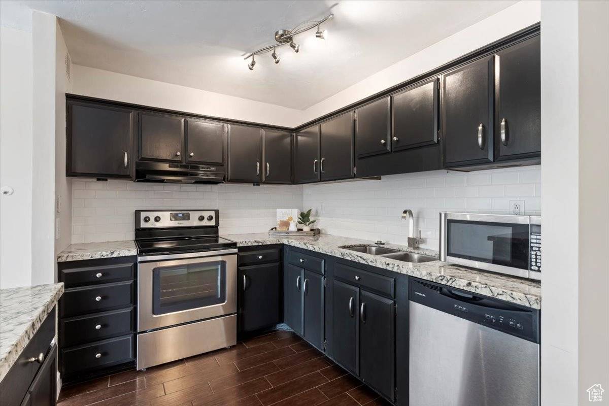 Salt Lake City, UT 84102,710 E 200 S #4F