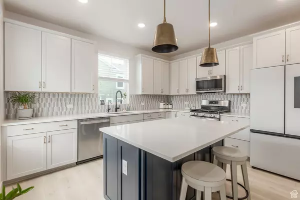 South Jordan, UT 84009,6781 W MEADOW GRASS DR