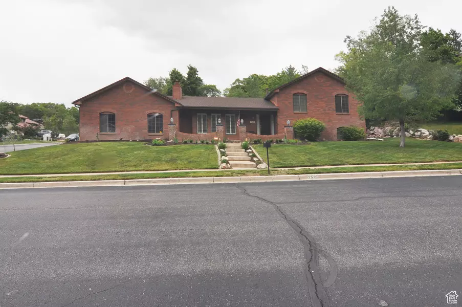 2539 E OAK LN, Layton, UT 84040