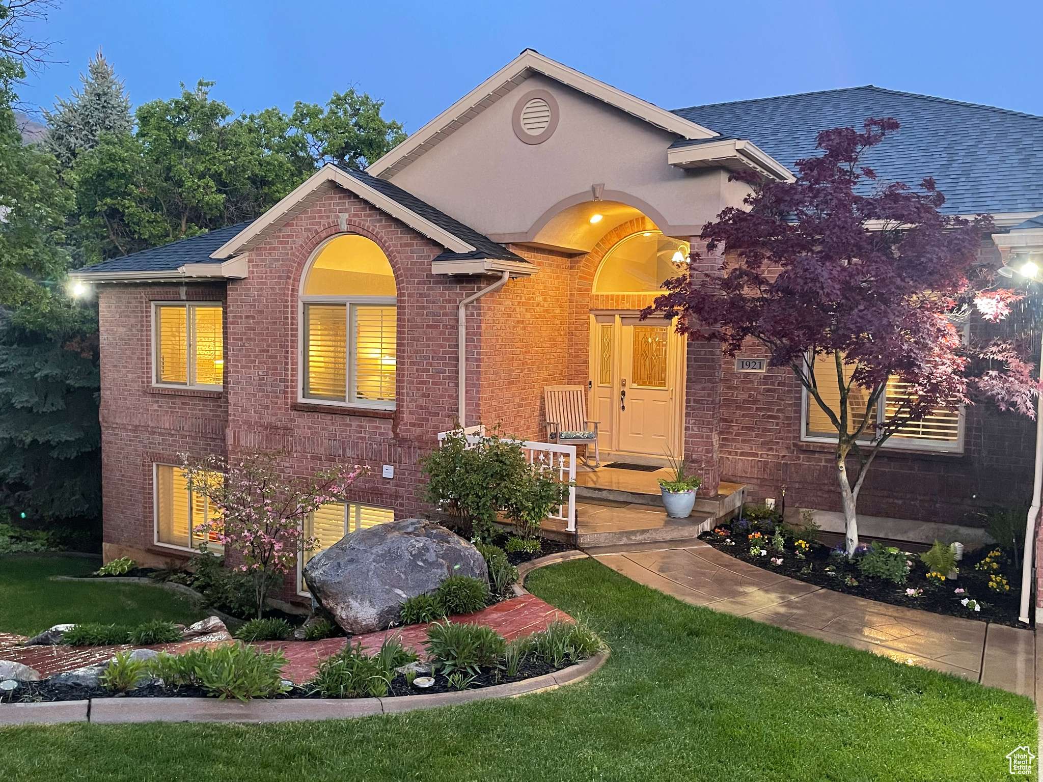 Ogden, UT 84403,1921 E MOHAWK LN S
