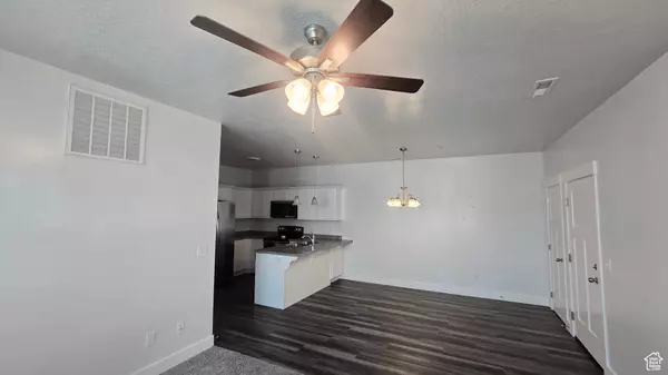 Vineyard, UT 84059,303 W 435 N