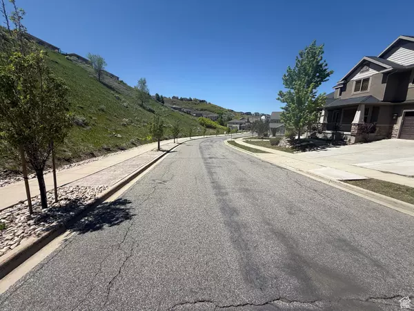 Draper (ut Cnty), UT 84020,14997 S EAGLE CREST DR