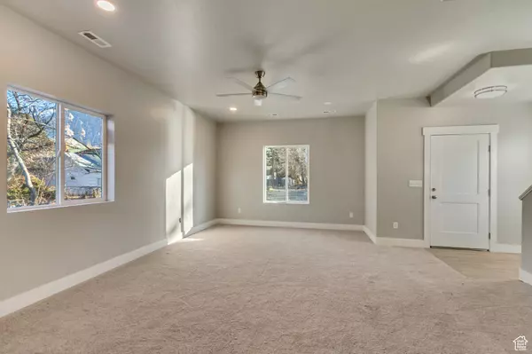 Ogden, UT 84404,983 LIBERTY COTTAGES CT