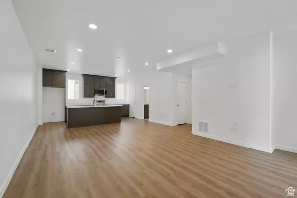Murray, UT 84123,937 W COALBURN WAY WAY #102
